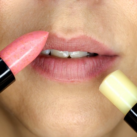 CAMALEON KIT REPARADOR: LABIAL EXFOLIANTE DE FRESA 4G + BALSAMO LABIAL SPF15 4G