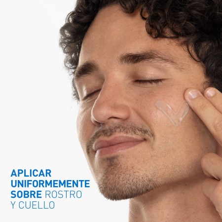 Modo de aplicación del gel de agua CeraVe en rostro y cuello